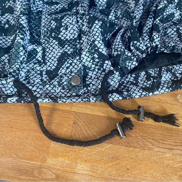 RD Style Snakeskin Print Long Rain Jacket Size Large - Picture 8 of 12